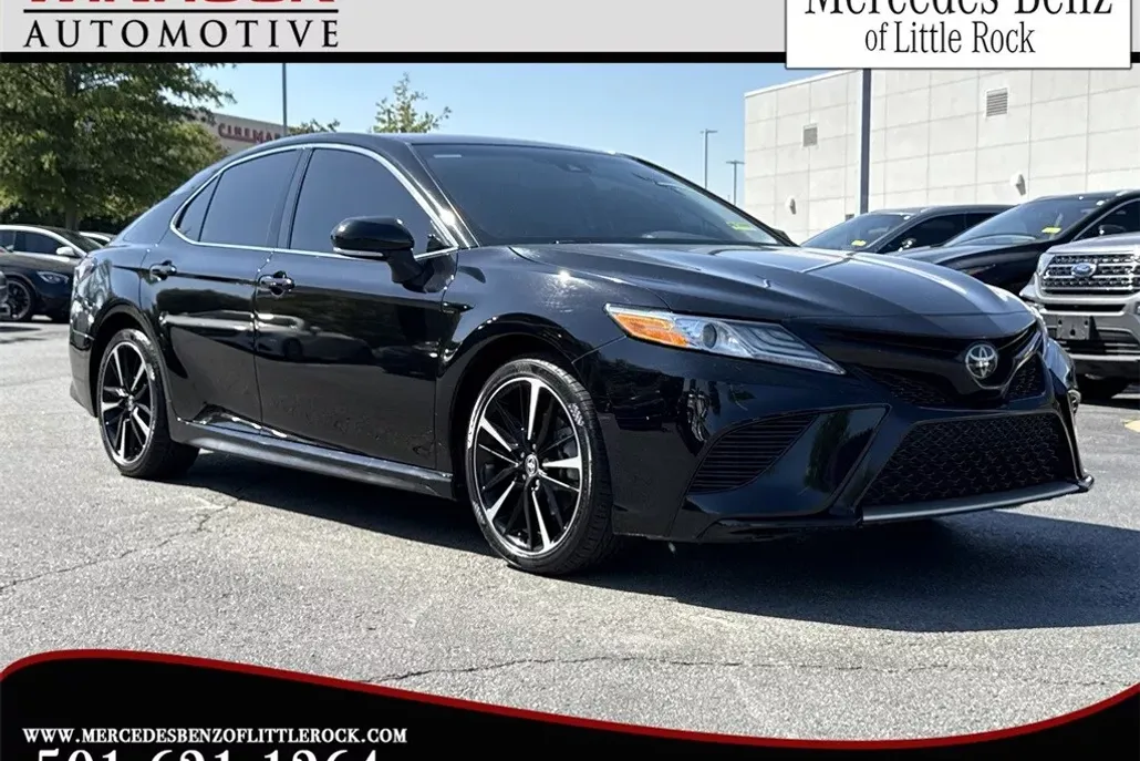 2020 Toyota Camry XSE photo 1