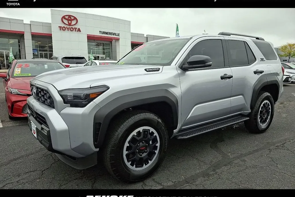 2025 Toyota 4Runner TRD Off-Road photo 1