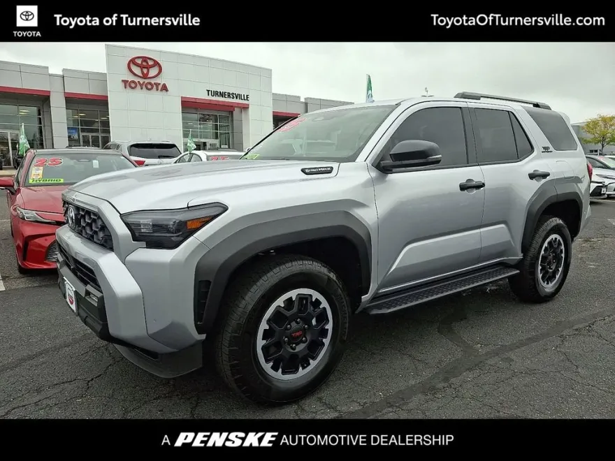 2025 Toyota 4Runner TRD Off-Road photo 1