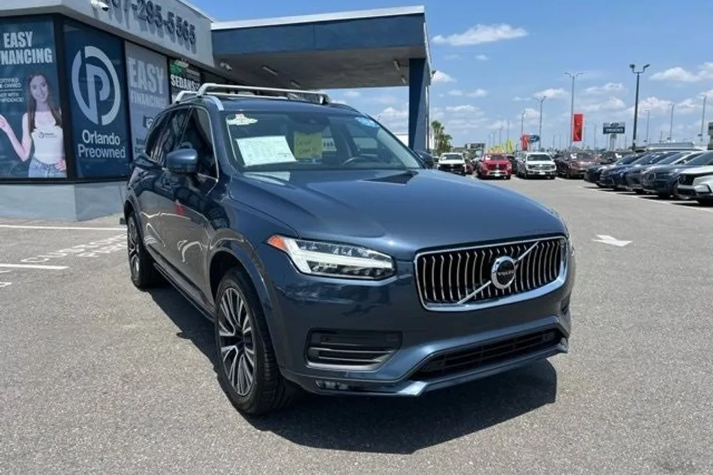 2021 Volvo XC90 T6 Momentum photo 1