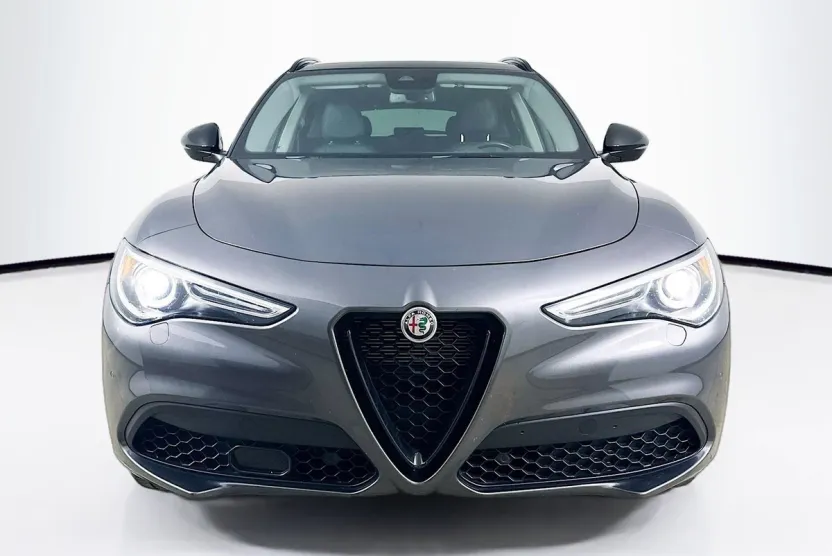 2021 Alfa Romeo Stelvio Ti photo 1