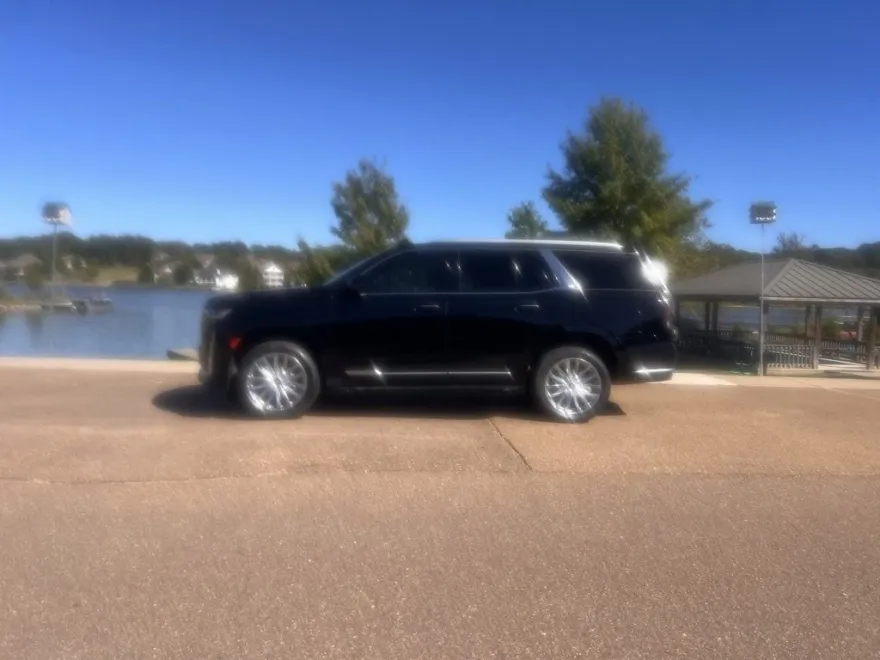 2023 Cadillac Escalade Premium Luxury photo 1