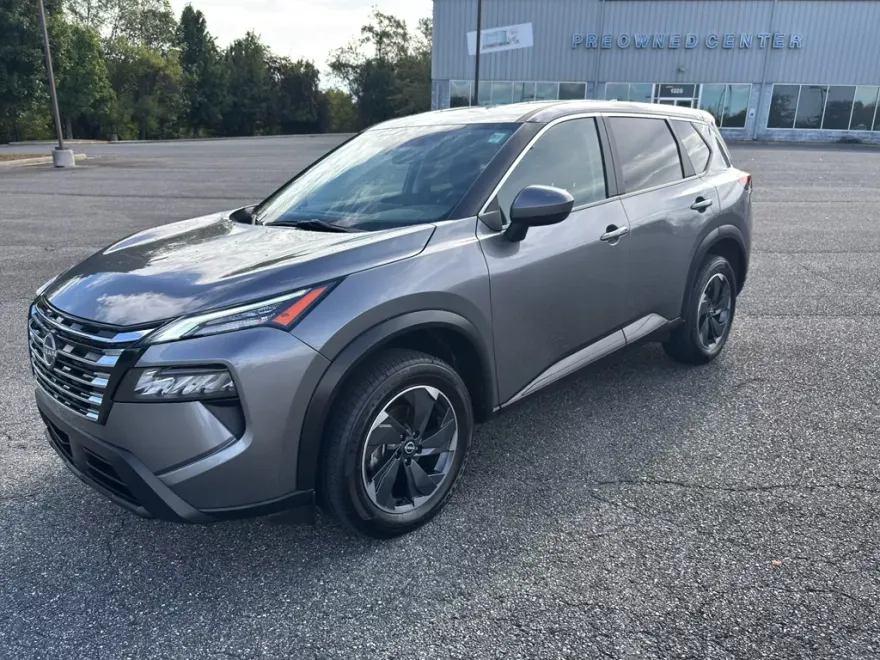 2024 Nissan Rogue SV photo 1