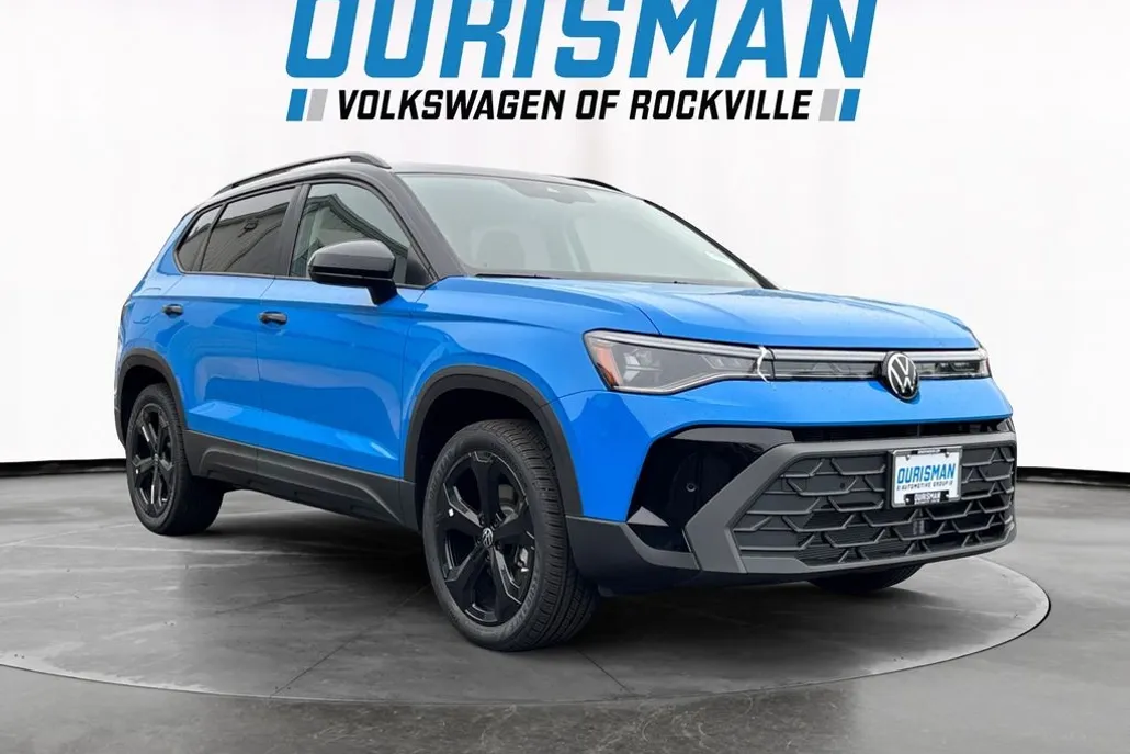 2025 Volkswagen Taos SE photo 1