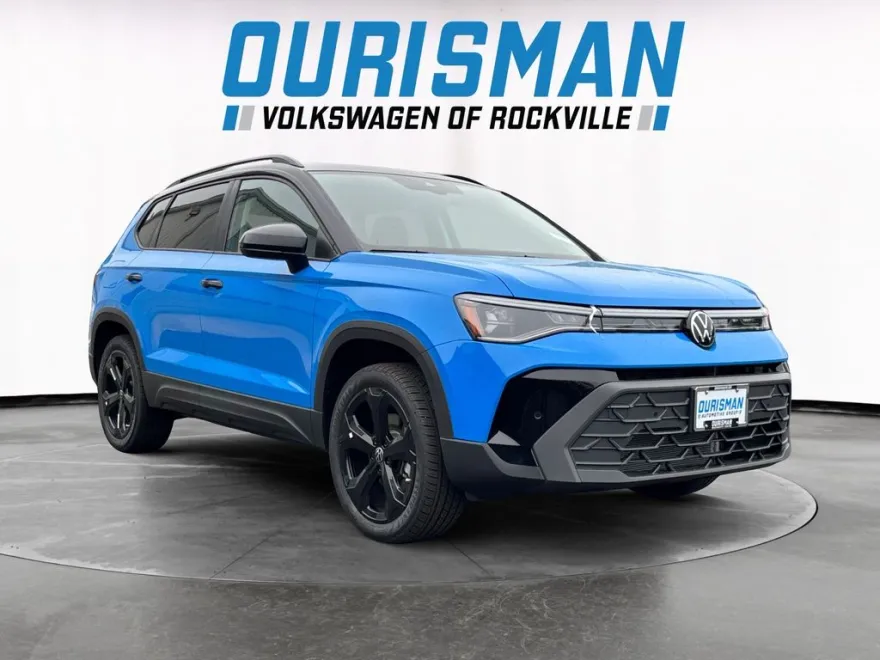 2025 Volkswagen Taos SE photo 1