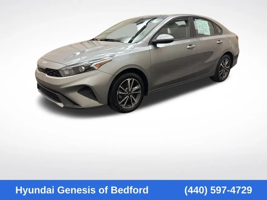 2022 Kia Forte LXS photo 1