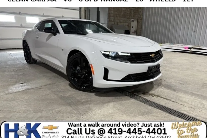 2024 Chevrolet Camaro 1LT photo 1