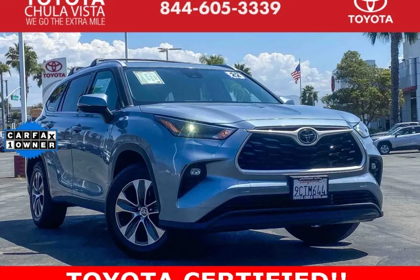 2022 Toyota Highlander XLE photo 1