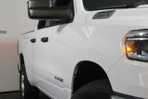 2025 Ram 1500 Tradesman photo 3