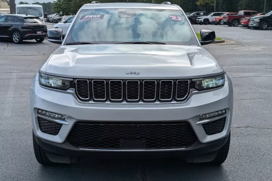2023 Jeep Cherokee 80th Anniversary Edition photo 1