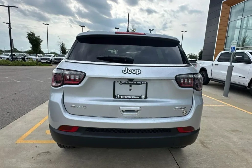 2025 Jeep Compass Latitude photo 1