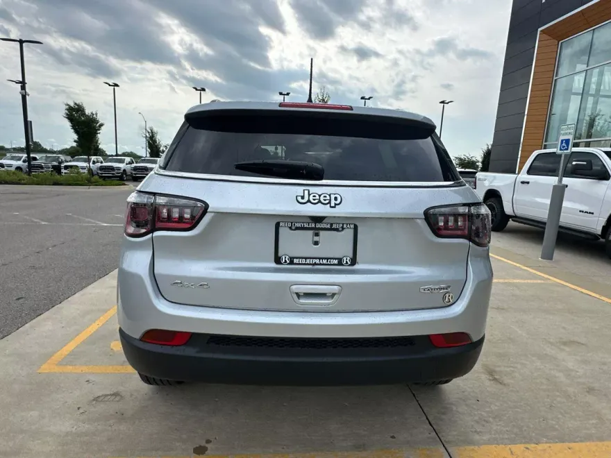 2025 Jeep Compass Latitude photo 1