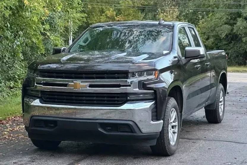 2019 Chevrolet Silverado 1500 LT photo 1