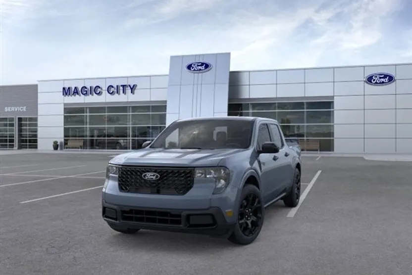 2025 Ford Maverick XLT photo 1