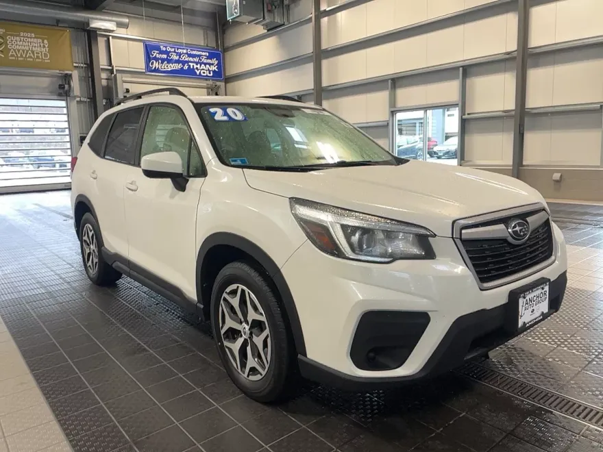 2020 Subaru Forester Premium photo 1
