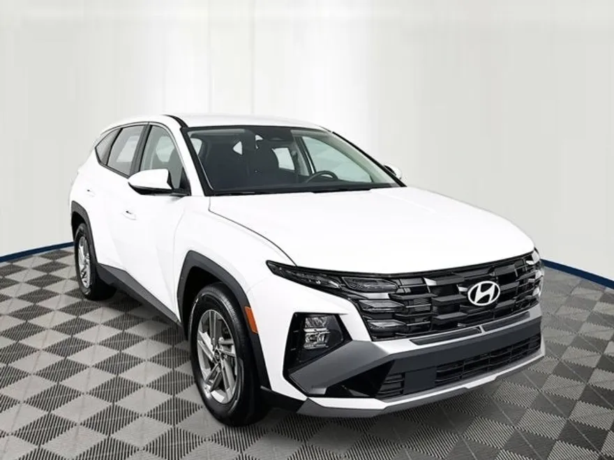 2025 Hyundai Tucson SE photo 1