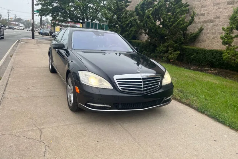 2010 Mercedes Benz S 550 photo 1