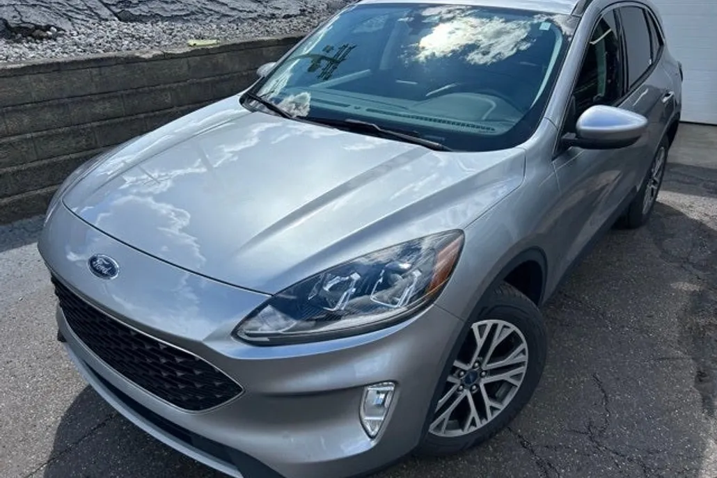 2022 Ford Escape SEL photo 1