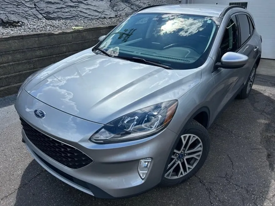 2022 Ford Escape SEL photo 1