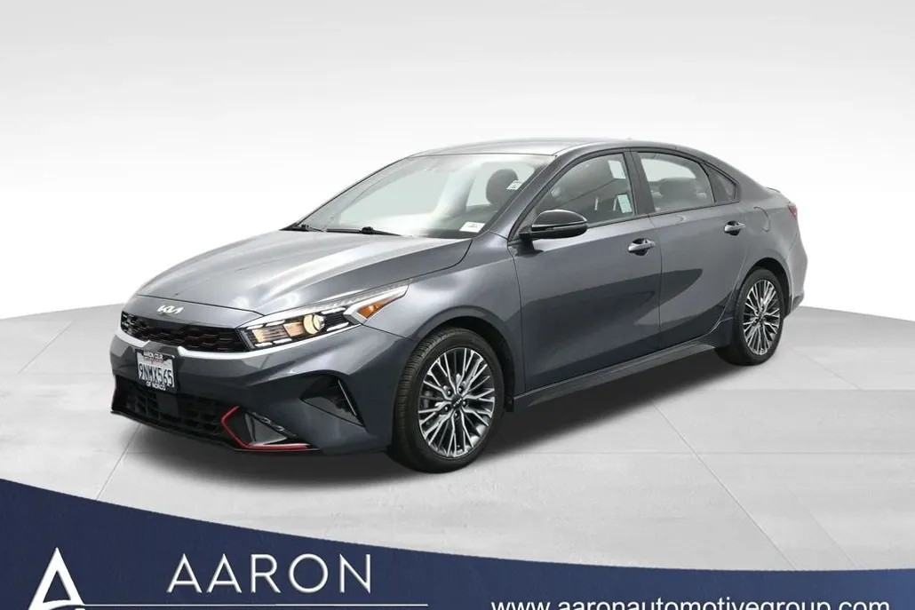 2024 Kia Forte GT-Line photo 1