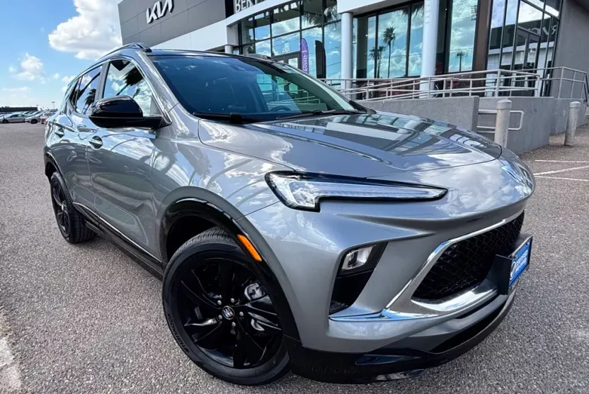 2024 Buick Encore GX Sport Touring photo 1