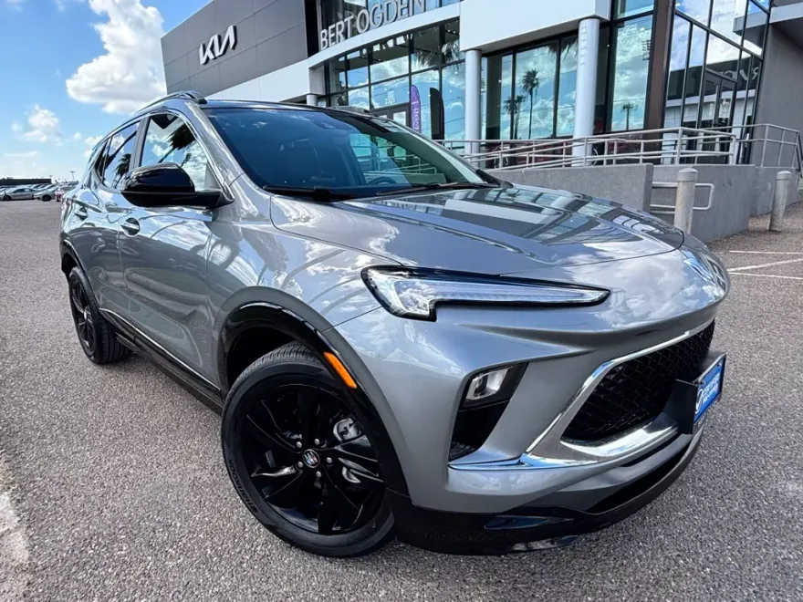 2024 Buick Encore GX Sport Touring photo 1