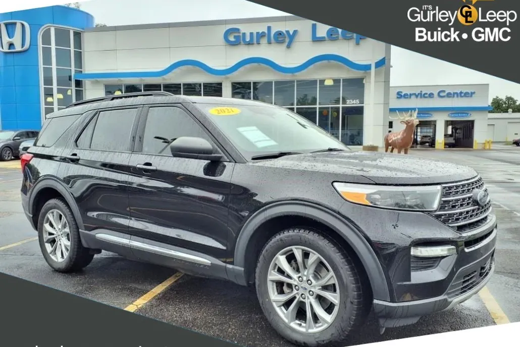 2021 Ford Explorer XLT Sport photo 1
