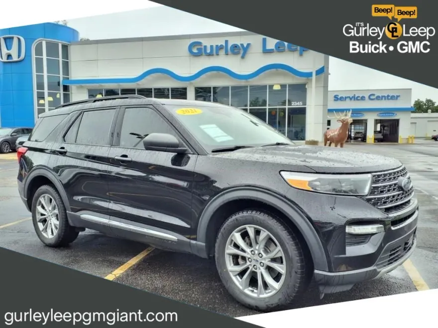2021 Ford Explorer XLT Sport photo 1