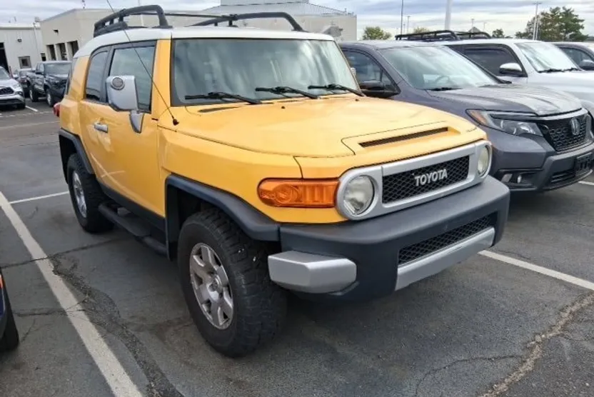 2010 Toyota FJ Cruiser Base photo 1
