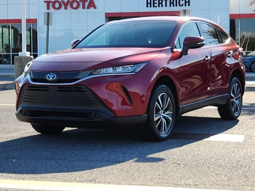 2022 Toyota Venza LE photo 1