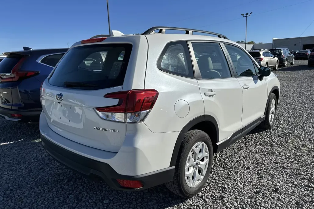 2022 Subaru Forester Base photo 1