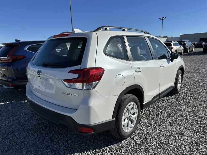 2022 Subaru Forester Base photo 1
