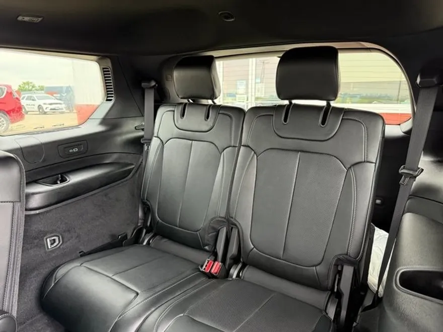 2025 Jeep Grand Cherokee Overland photo 15