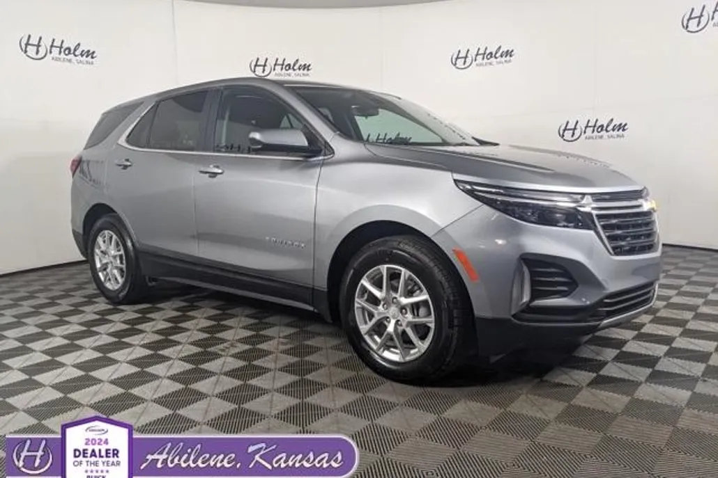 2023 Chevrolet Equinox LT photo 1