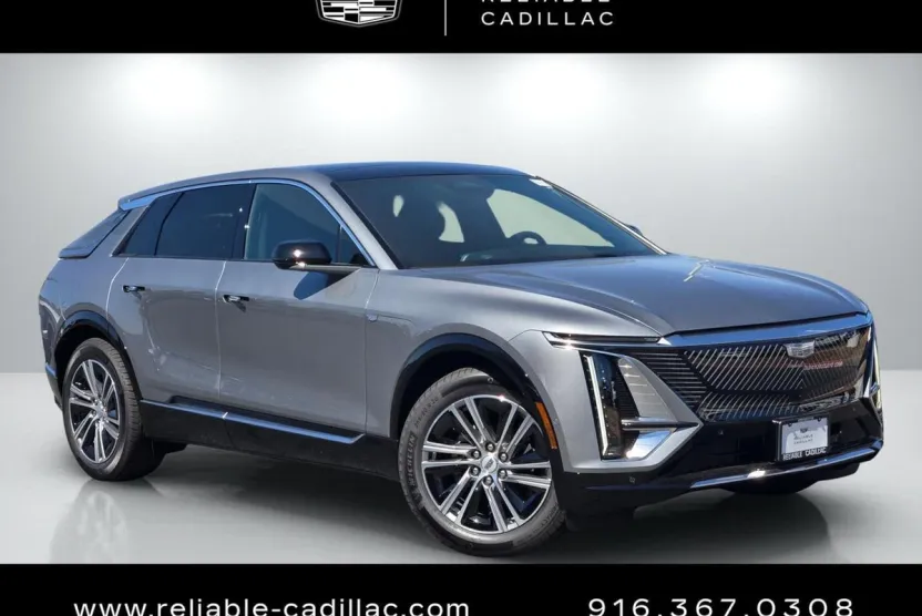 2025 Cadillac Lyriq Luxury photo 1