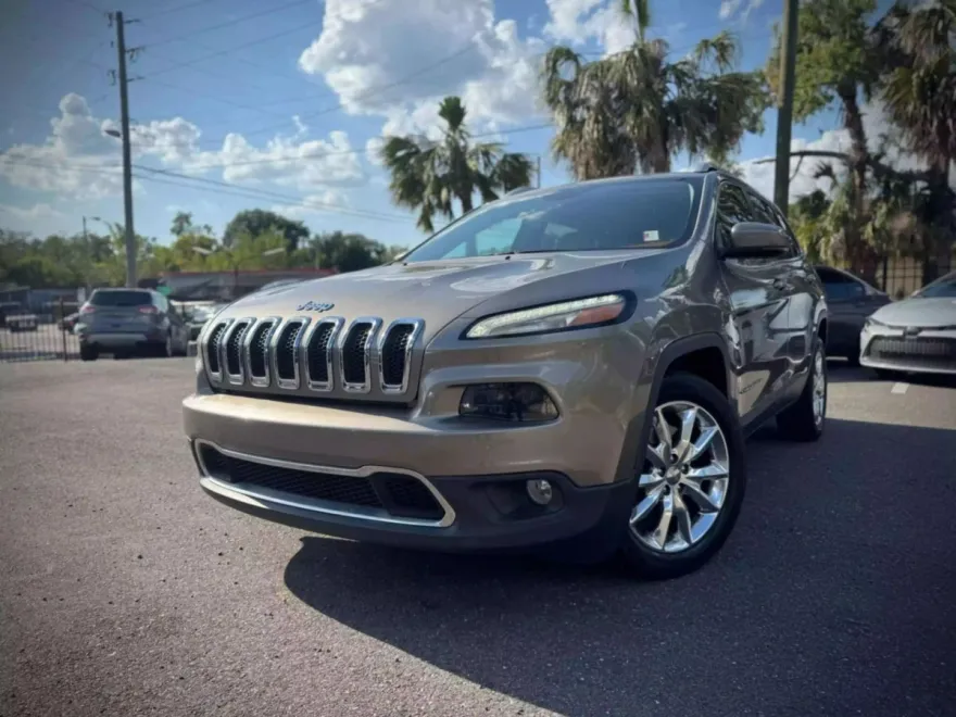 2016 Jeep Cherokee Limited Sport photo 1