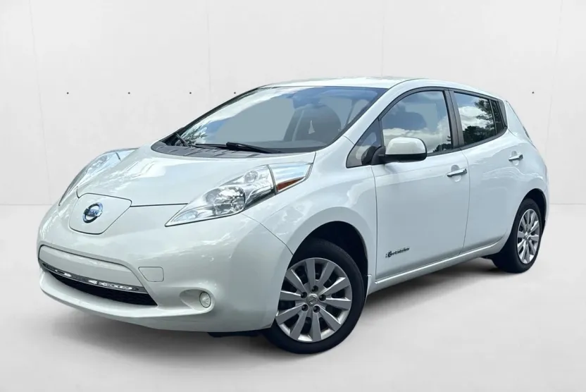 2017 Nissan Leaf S photo 1