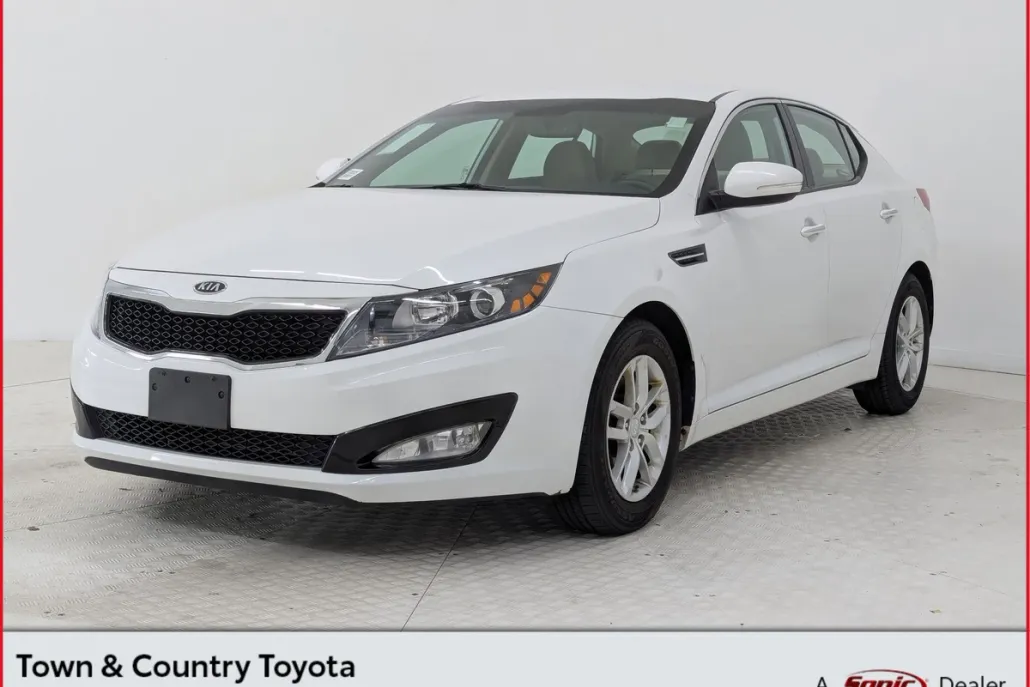 2012 Kia Optima LX photo 1