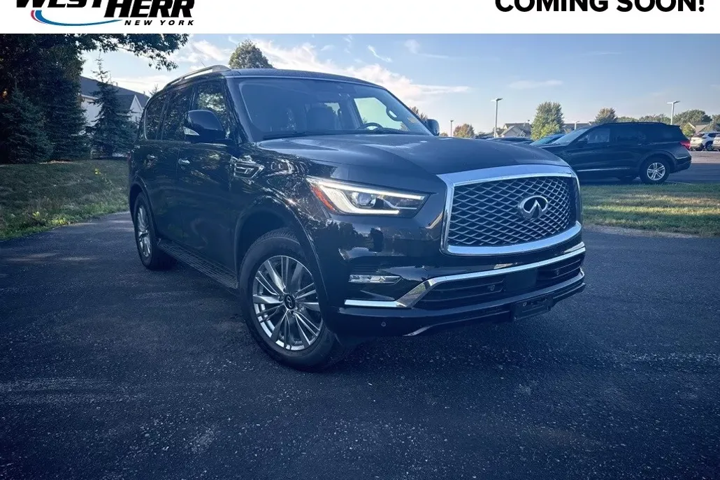 2021 Infiniti QX80 Luxe photo 1