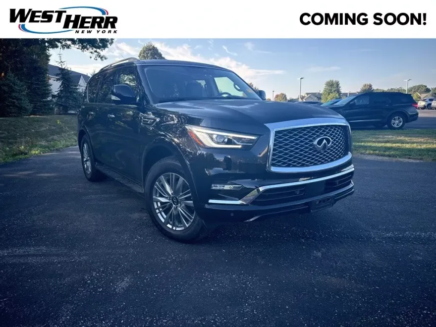 2021 Infiniti QX80 Luxe photo 1