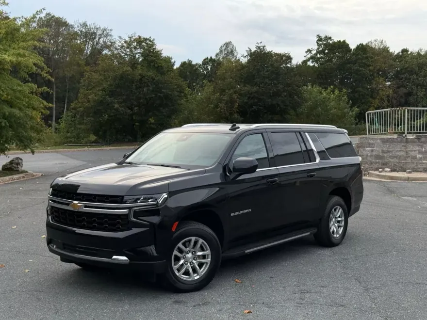 2024 Chevrolet Suburban LS photo 1