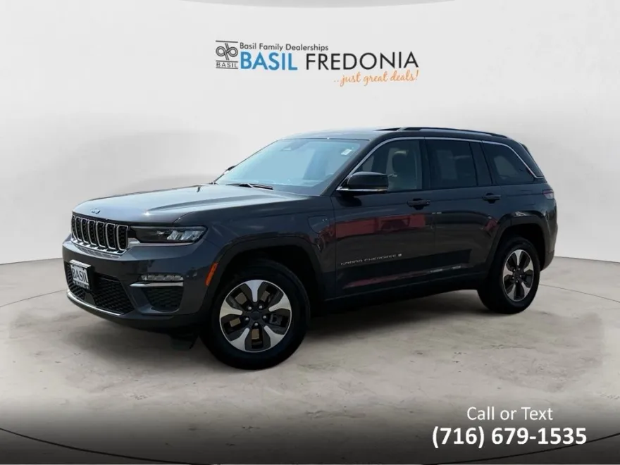 2023 Jeep Cherokee 4xe photo 1
