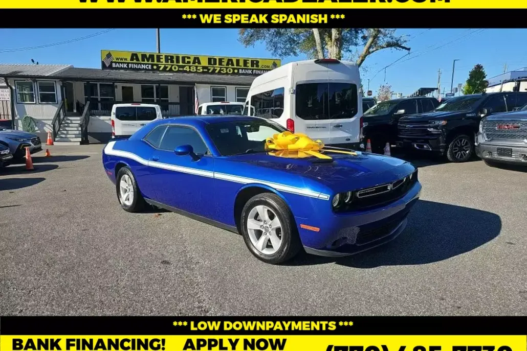 2019 Dodge Challenger SXT photo 1