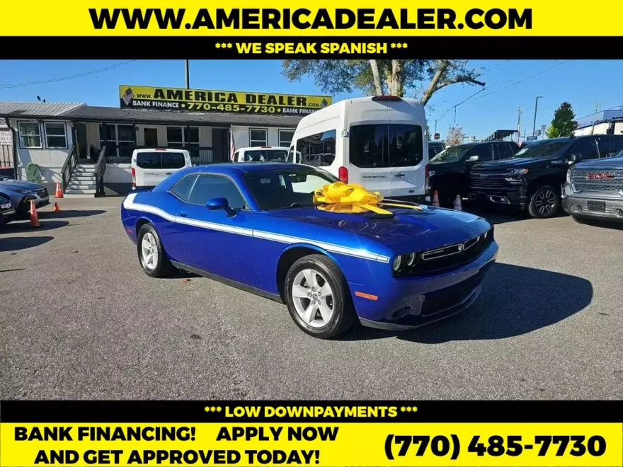 2019 Dodge Challenger SXT photo 1