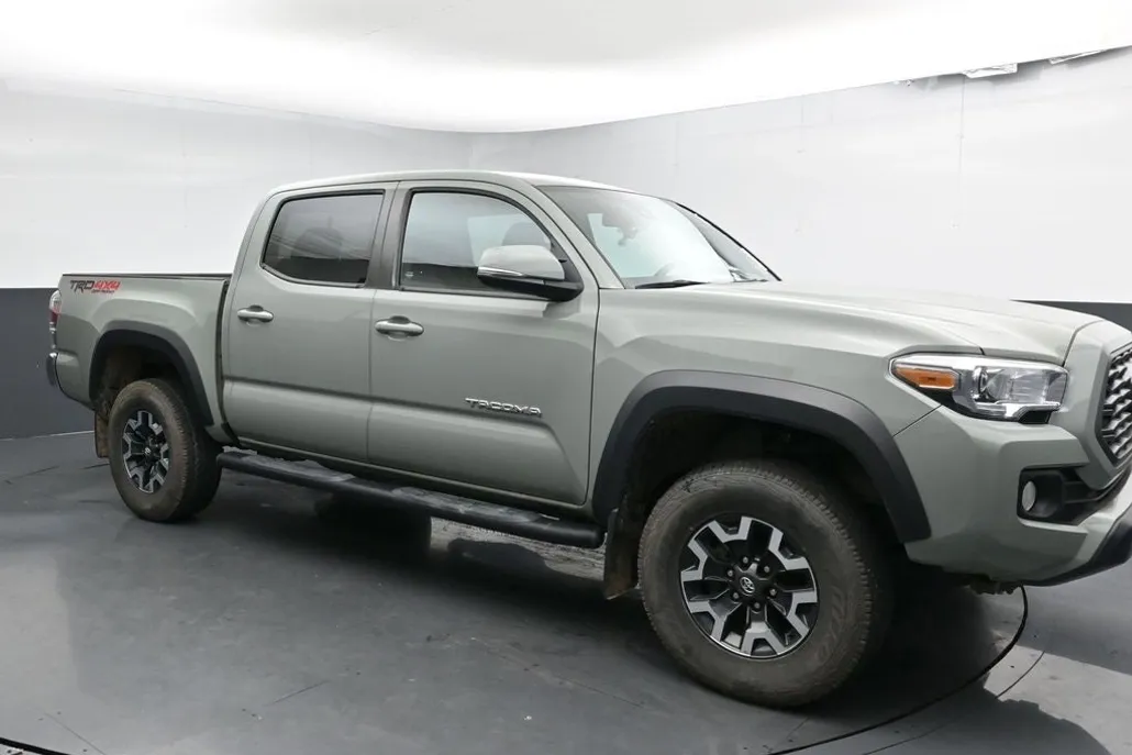 2022 Toyota Tacoma TRD Off-Road V6 photo 1