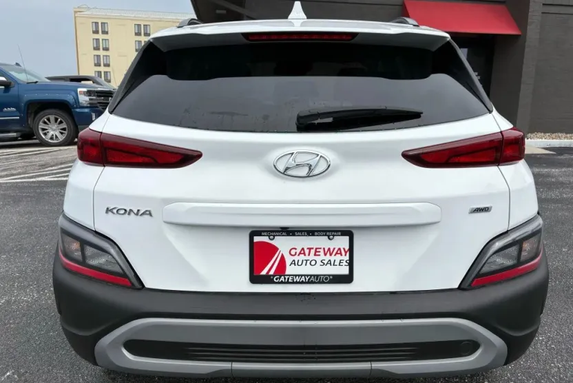2023 Hyundai Kona SEL photo 1