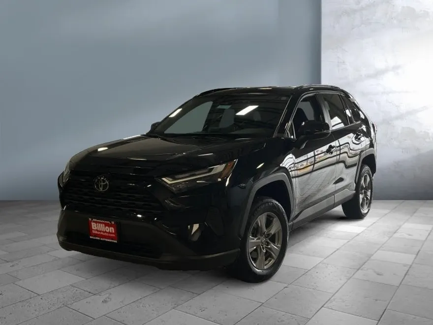 2024 Toyota RAV4 XLE photo 1