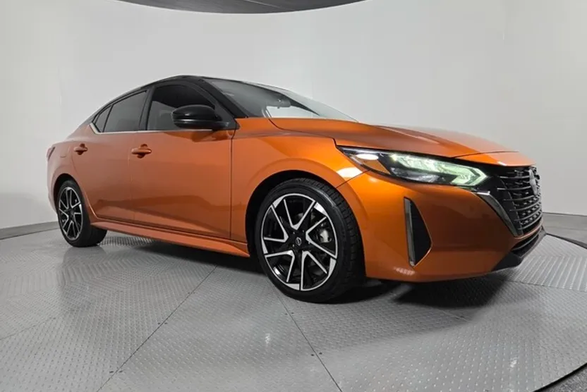 2024 Nissan Sentra SR photo 1