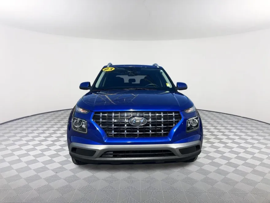 2023 Hyundai Venue SEL photo 1
