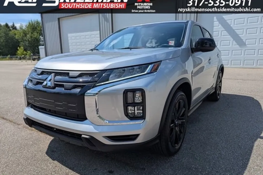 2025 Mitsubishi Outlander Sport LE photo 1